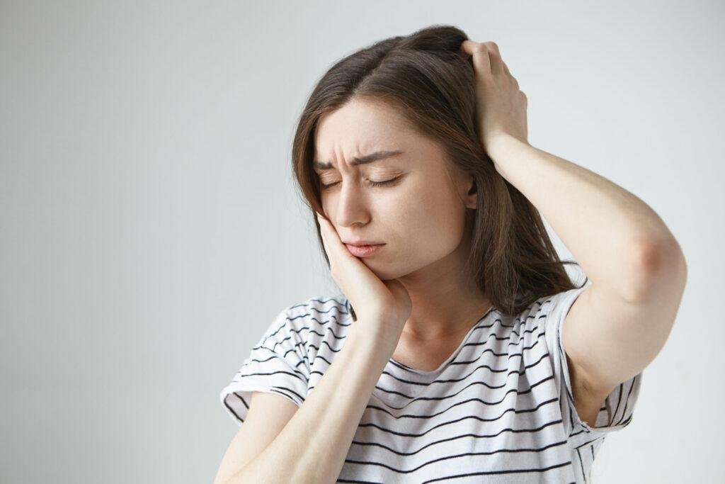 Signs You Shouldn’t Ignore When Identifying Cracked Teeth Signs You Shouldn't Ignore When Identifying Cracked Teeth