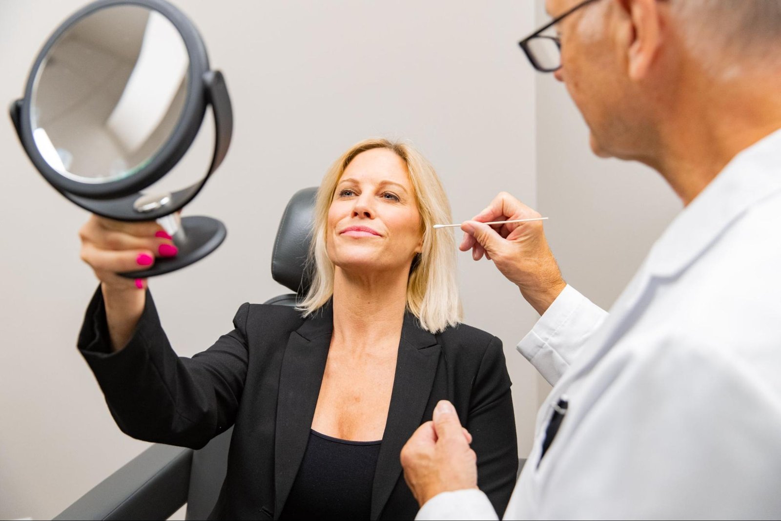 Understanding the Role of a Plastic Surgeon in Aesthetic Transformation
