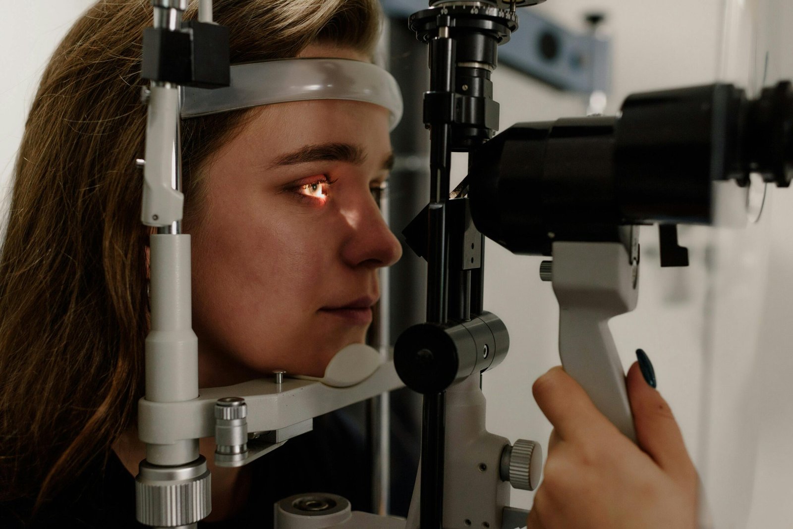 How To Choose the Right Ophthalmologist for Your Needs
