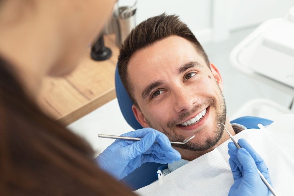 Tips for Choosing the Right Dentist Tips for Choosing the Right Dentist